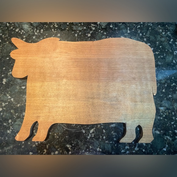 Wooden Cow Checker Board, no checkers included - Picture 2 of 7